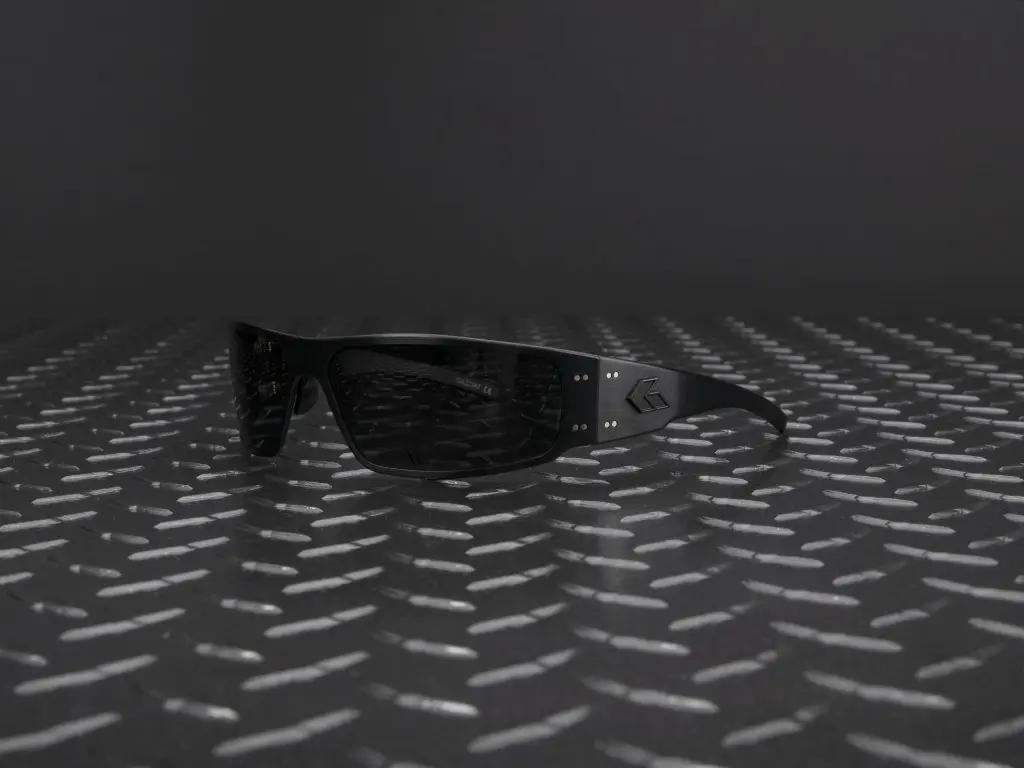 Magnum (Blackout).webp