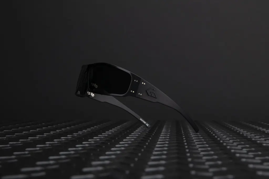 Magnum (Blackout) (2).webp